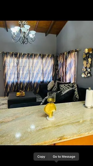 דירה קינגסטון Blissett Apt, Your Jamaican Home ג'מייקה